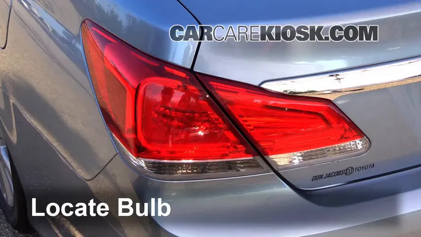 2011 Toyota Avalon 3.5L V6 Lights Tail Light (replace bulb)